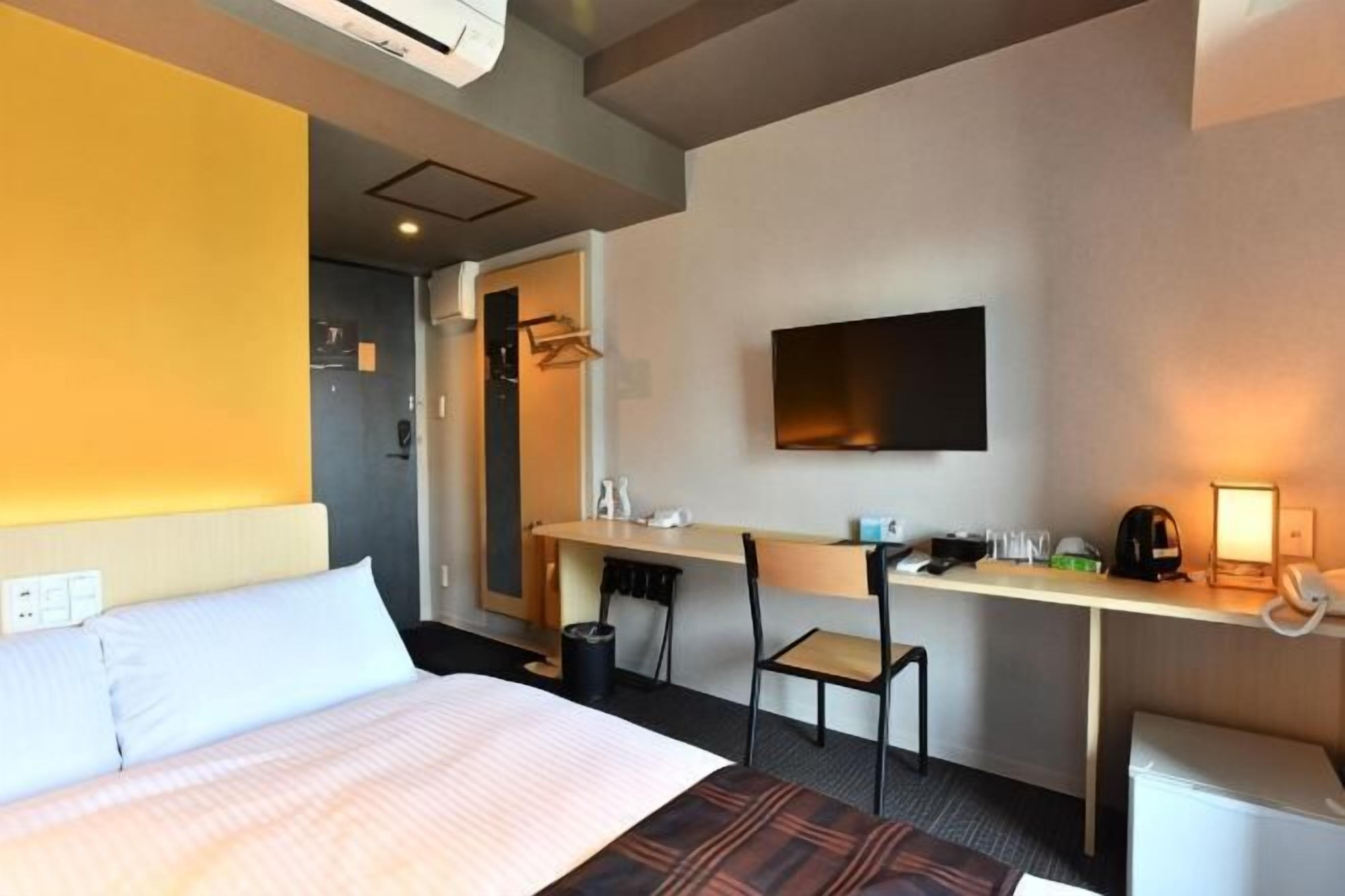 Minibar, Schreibtisch, laptopgeeigneter Arbeitsplatz