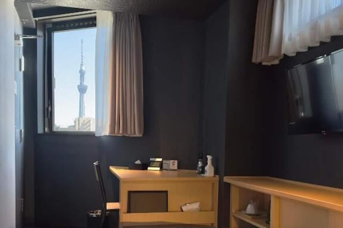 書桌、手提電腦工作空間、遮光窗簾/窗簾、隔音