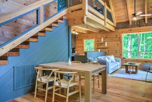 Dining - Designer Log Cabin⛰️ Views + Biltmore Pass | Modern Luxury near Saluda (Saluda)