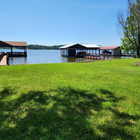 Property grounds - Cozy Cabin on Lake Bob Sandlin (Leesburg)