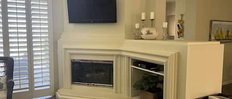 スマートテレビ、暖炉