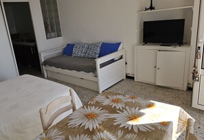 1 bedroom, iron/ironing board