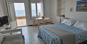 1 bedroom, iron/ironing board - WATERFRONT STUDIO ERBALUNGA (Brando)