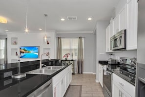 Private kitchen - Beautiful TownHome With Pool Near Disney! (Kissimmee)