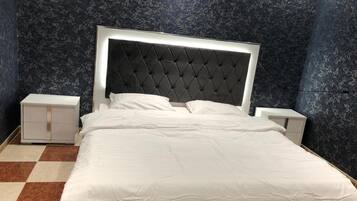 Basic-Apartment | 2 Schlafzimmer, Allergikerbettwaren, individuell dekoriert