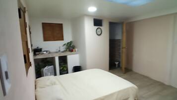 Studio | Free WiFi, bed sheets