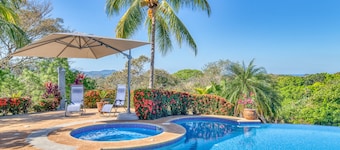 Reconnect with Nature! Private Pool, BBQ. Sleeps10