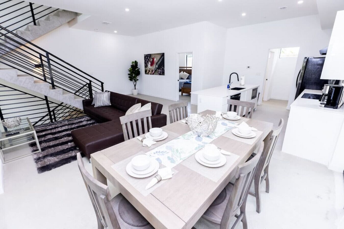 TH-01 (2) · spacious townhome with private rooftop & barbecue