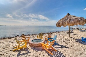 Beach nearby - Wake up to the ocean breeze! Sailport Resort Condo (Tampa)