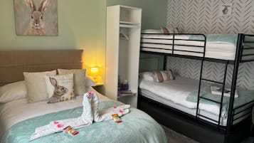 1 bedroom, Egyptian cotton sheets, premium bedding, memory foam beds