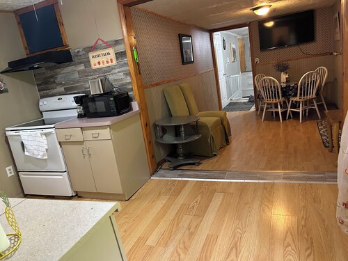 3-Bedroom apt. ideal location near new river gorge