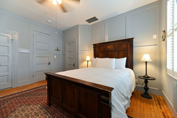 Iron/ironing board, free WiFi, bed sheets