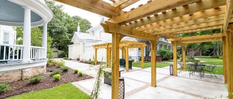 屋外ダイニングエリア