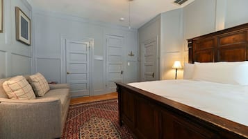 Iron/ironing board, free WiFi, bed sheets