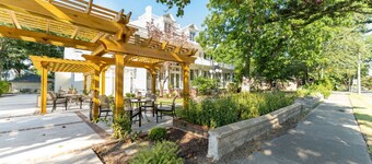 Private Queen Suite • 2nd Floor • Bed & Breakfast Downtown Historic Edenton