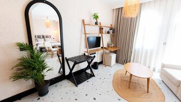 Iron/ironing board, free WiFi