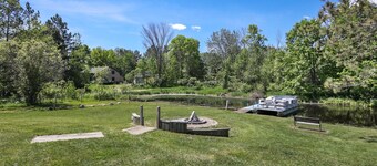 Quaint Year Round Cabin with Access to Lake Minnewawa.