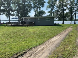 Exterior - Lakeside Cottage (North Hero)