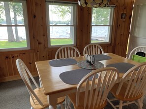 Dining - Lakeside Cottage (North Hero)