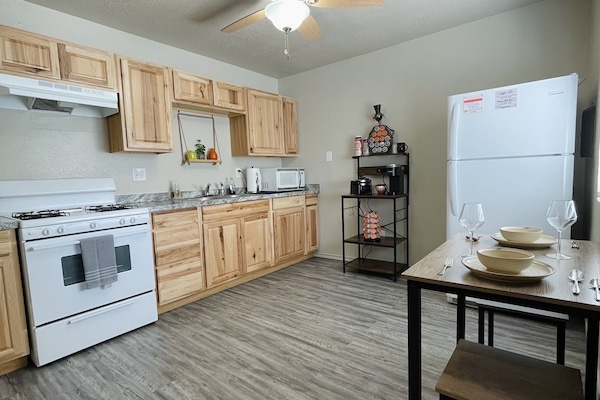 Frigorífic, microones, forn i placa de cuina