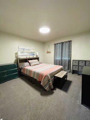 2 Schlafzimmer, Zimmersafe, BĂŒgeleisen/BĂŒgelbrett, Reisekinderbett