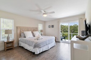 3 bedrooms, desk, WiFi, bed sheets - Treehouse By the Sea (St. Augustine)