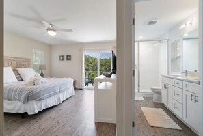 3 quartos, escrivaninha, Wi-Fi, roupa de cama