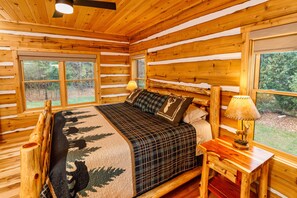 4 bedrooms, desk, iron/ironing board, free WiFi