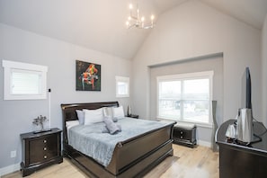 4 bedrooms, iron/ironing board, free WiFi, bed sheets
