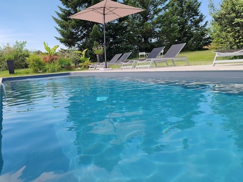 Villa, 3 bedrooms, 2 bathrooms, garden + pool on 10 hectares of nature