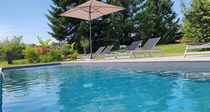 Villa, 3 Schlafzimmer, 2 Bäder, Garten + Pool auf 10 Hektar Natur.