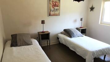 3 habitaciones, cuna de viaje, wifi gratis y ropa de cama