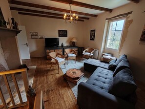 Smart TV, fireplace, books - Villa, 3 bedrooms, 2 bathrooms, garden + pool on 10 hectares of nature (Lalinde)