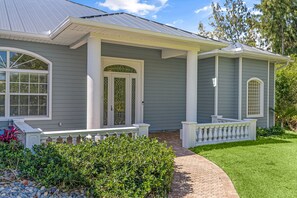 Exterior - Waterfront home/ steps to the beach/ private dock/ heated pool/spa (Fort Pierce)