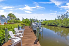 Marina - Waterfront home/ steps to the beach/ private dock/ heated pool/spa (Fort Pierce)
