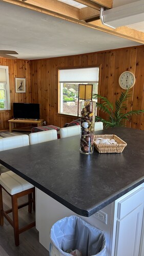 Great location 2 minutes Walking to downtown and to the lake