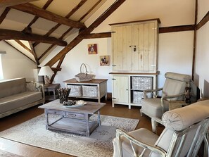 Family Double Room | Living area - En Bord de Rivière (Casseneuil)