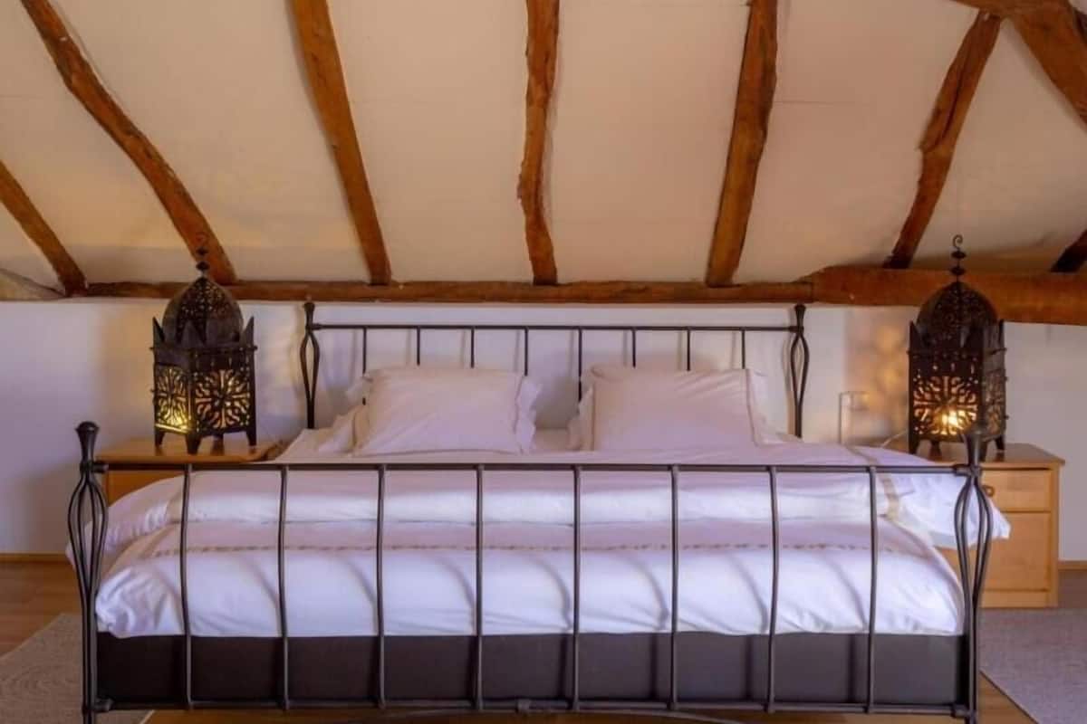 Chambre Confort | Literie de qualité, lit avec matelas Select Comfort, minibar