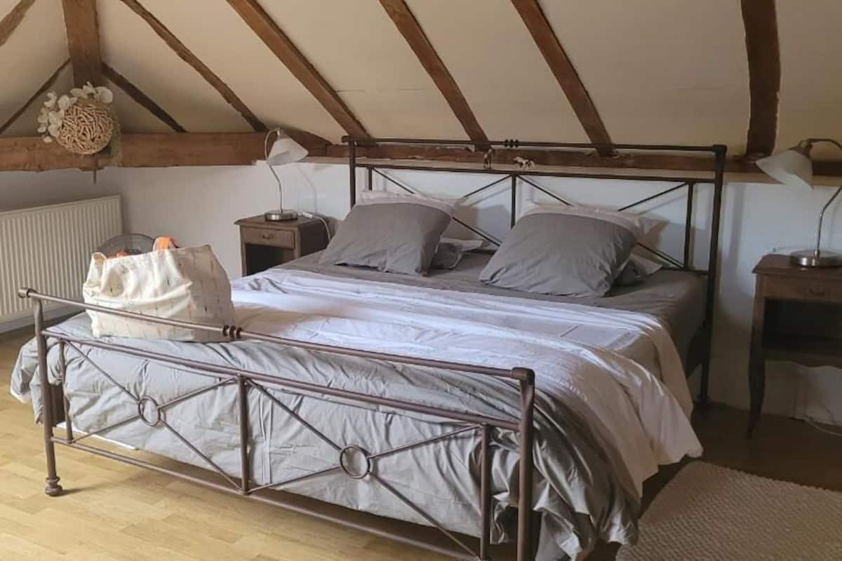 Chambre familiale double | Literie de qualité, lit avec matelas Select Comfort, minibar