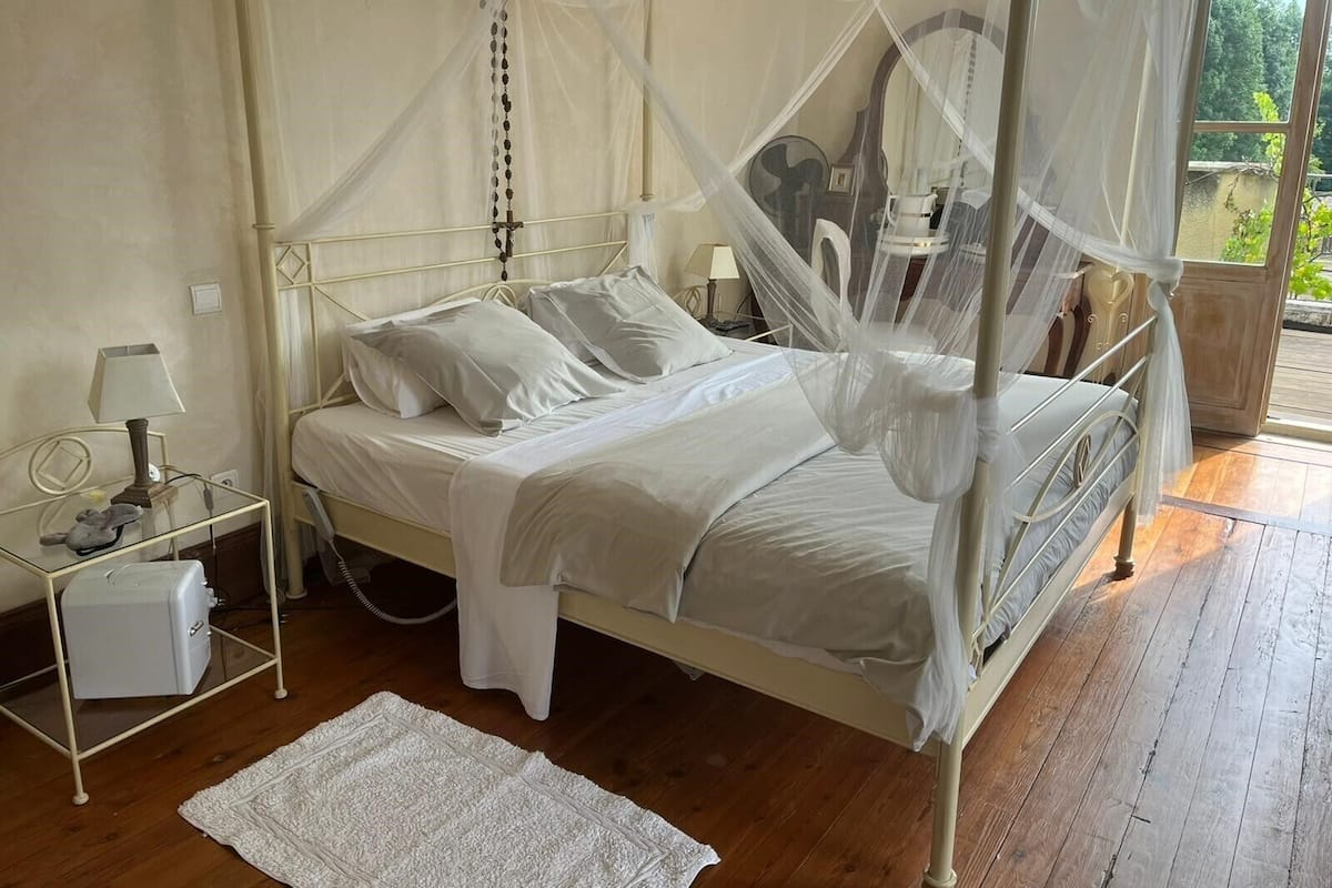 Chambre classique | Literie de qualité, lit avec matelas Select Comfort, minibar