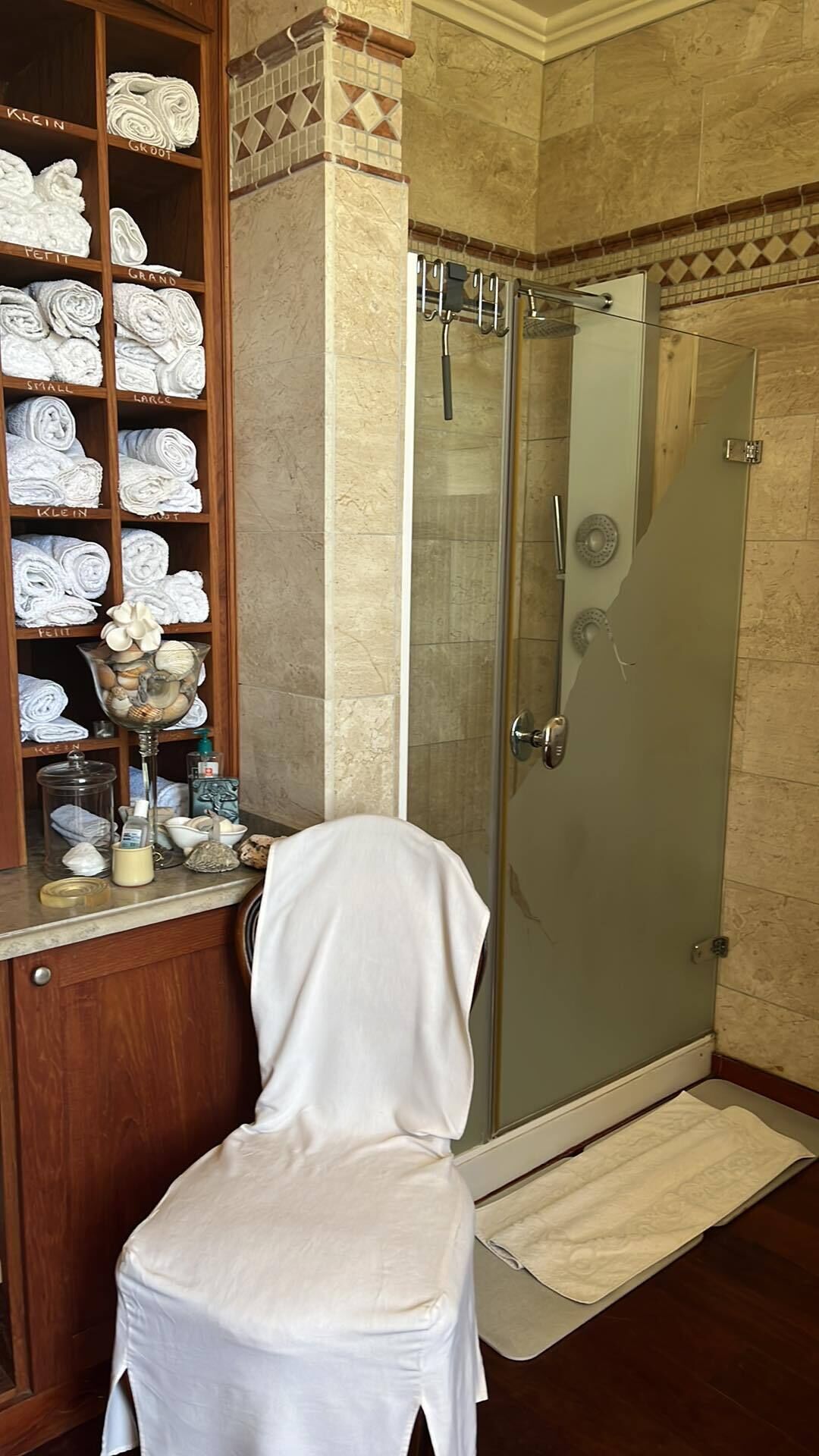 Classic Room | Bathroom