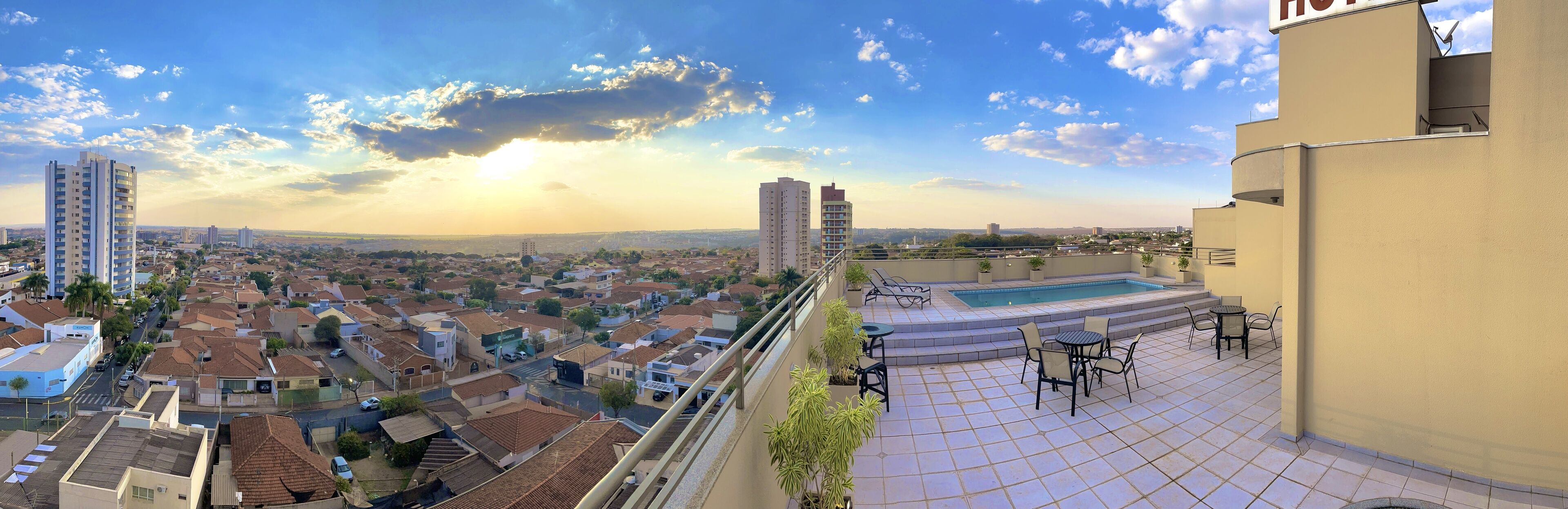 outdoor pool, open 10:00 am to 7:00 pm, pool loungers