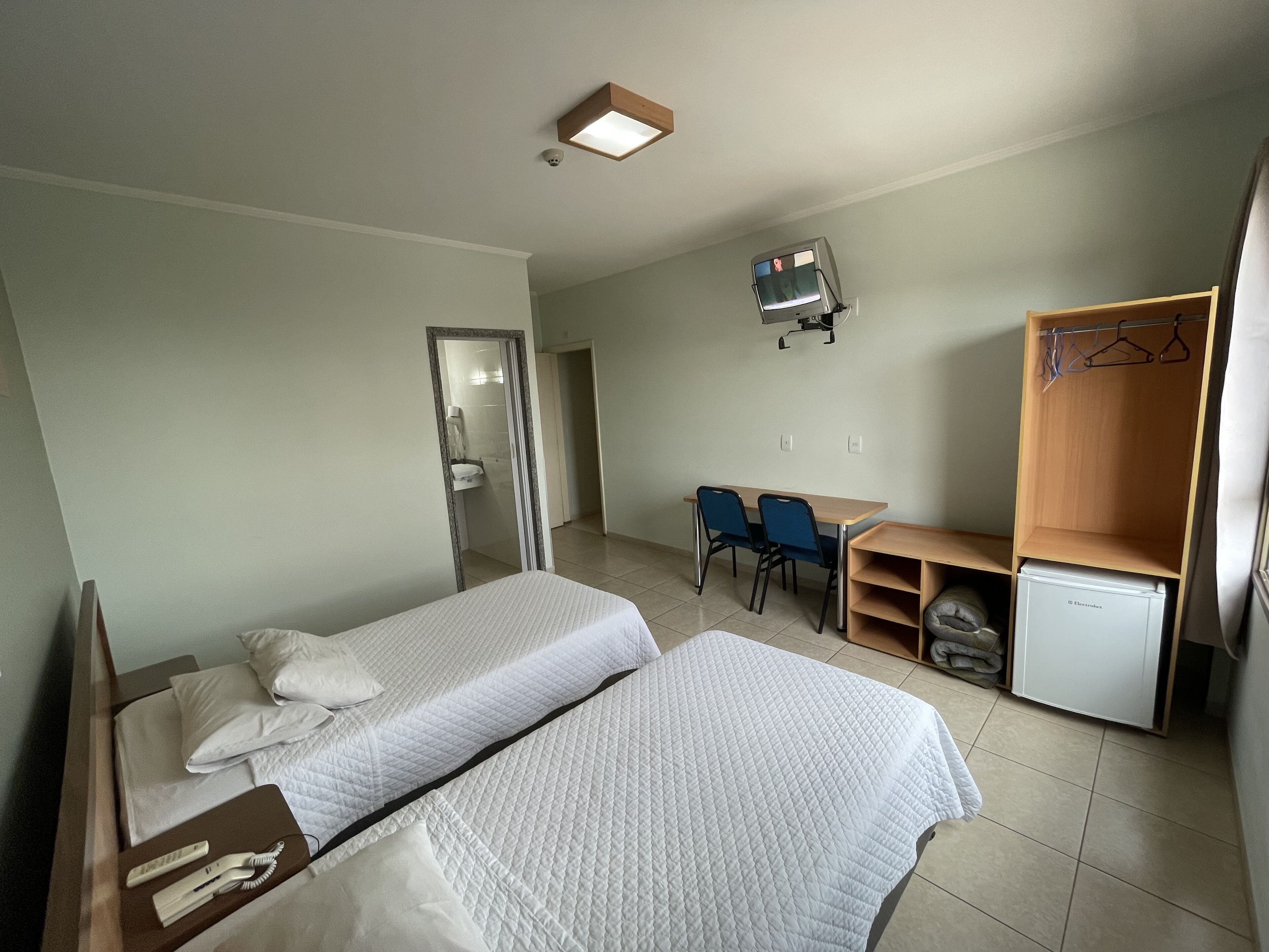 basic twin room | individually furnished, desk, free wifi, bed sheets