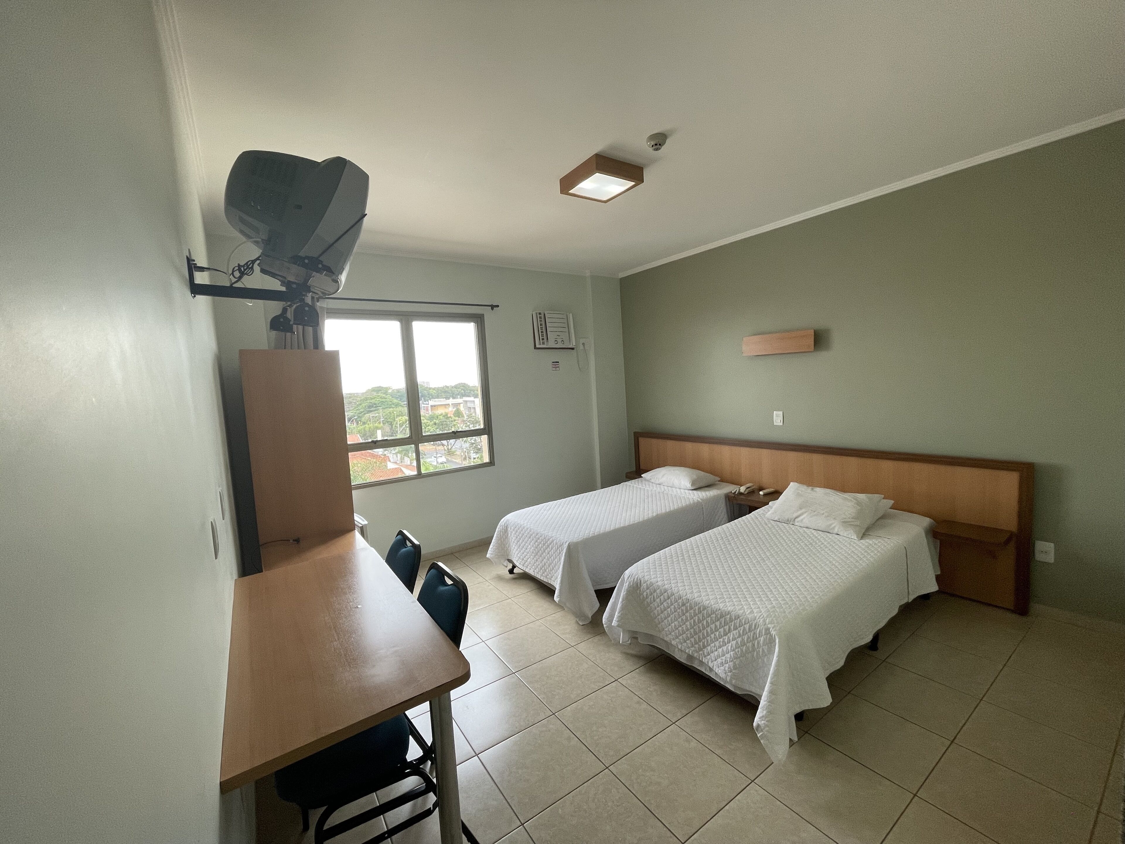 basic twin room | individually furnished, desk, free wifi, bed sheets