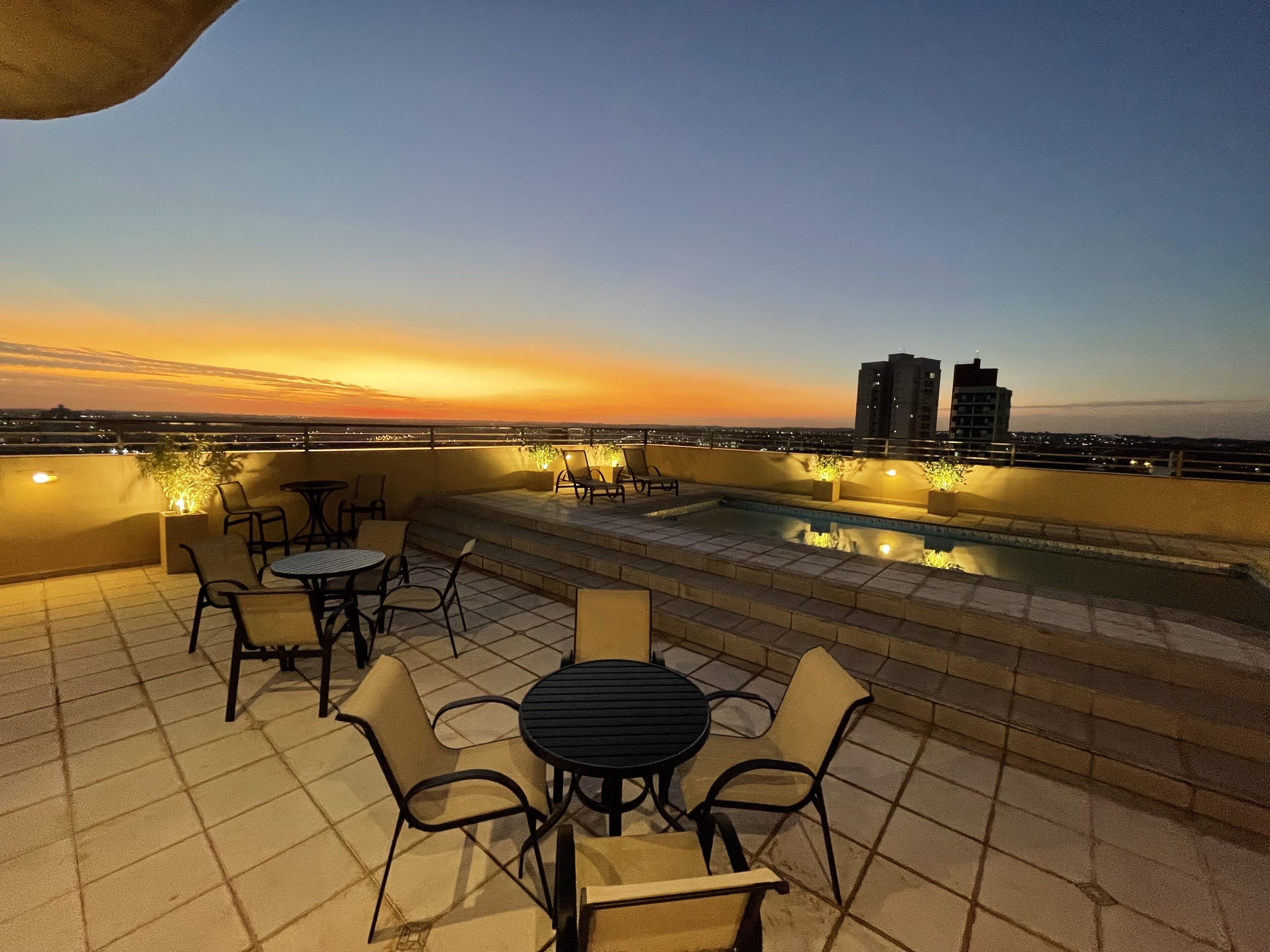 outdoor pool, open 10:00 am to 7:00 pm, pool loungers