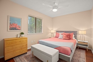3 bedrooms, desk, iron/ironing board, free WiFi - Quiet Hideaway w/ Pool, 20min to Austin TX (Round Rock)