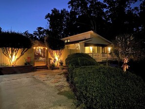 Exterior - Augusta Oasis- Heated pool-Hot tub-Dog friendly! (Augusta)