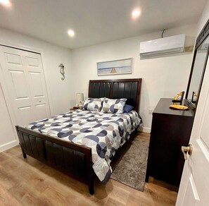 1 chambre, bureau, chambres insonorisées, fer et planche à repasser