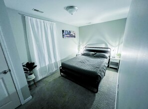 1 bedroom, free WiFi, bed sheets - Hot Tub Tiny Home Hideaway Near Horse Park and Ark (Georgetown)