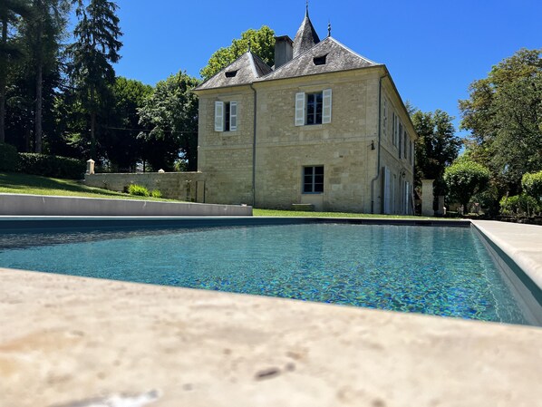 Outdoor pool - Manoir Avec Piscine à Deux pas de Montignac (Aubas)